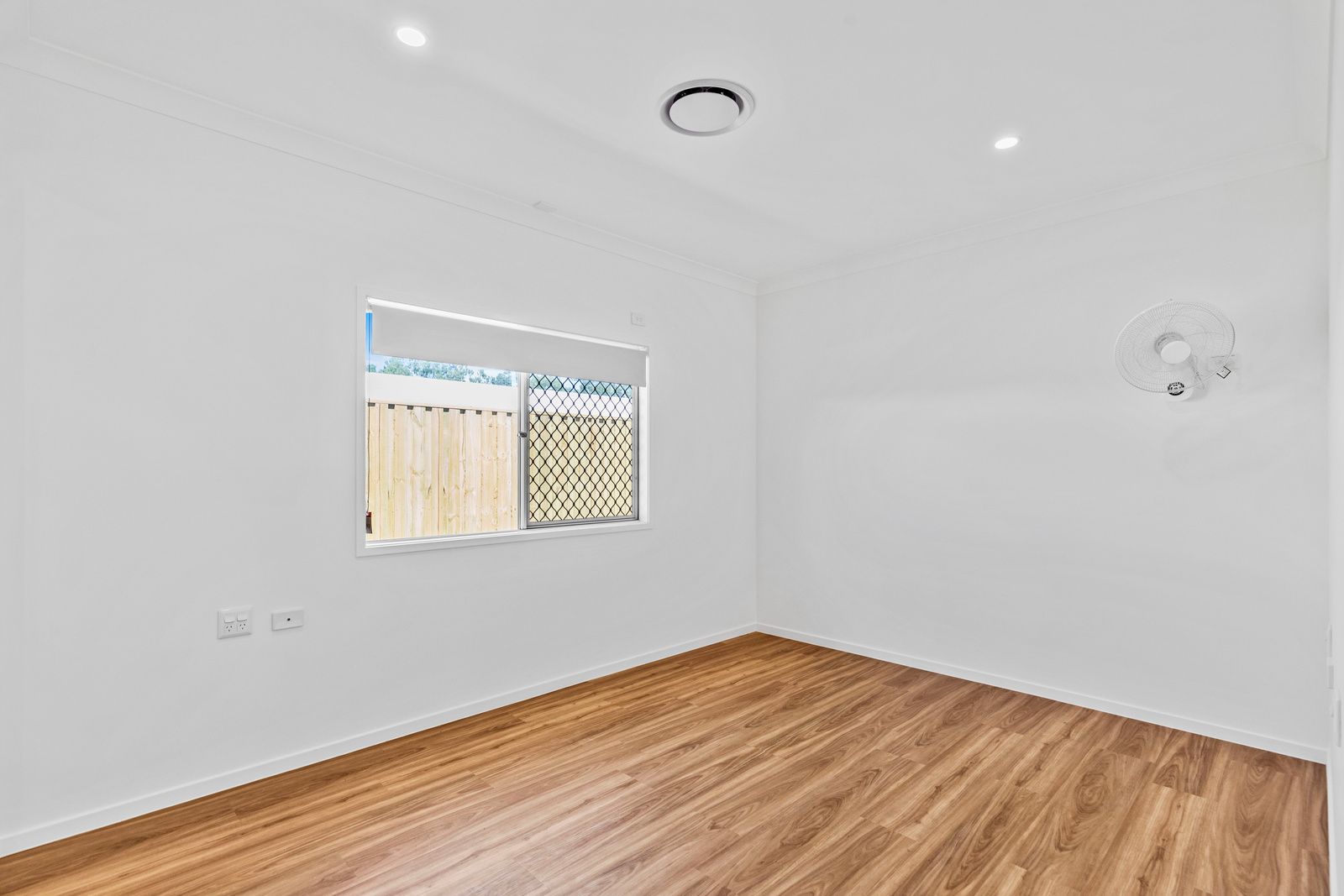 012 Open2view_ID987572-167A_Bray_Road