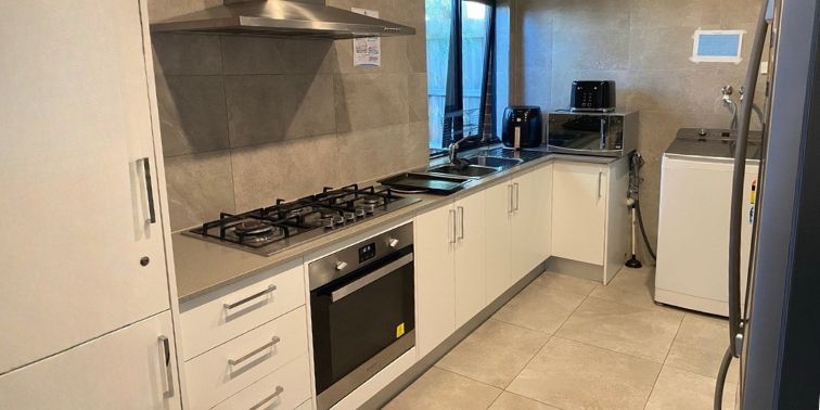 12 Shared-Kitchen