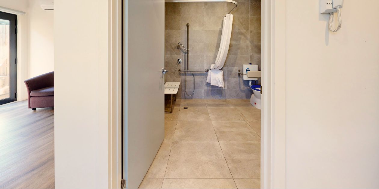 10 Shared-assessbile-bathroom