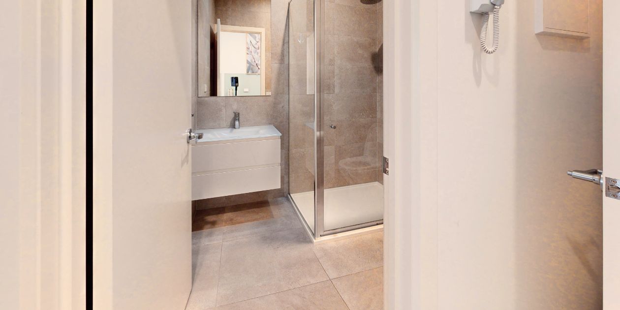 5 Ensuite-Bathroom