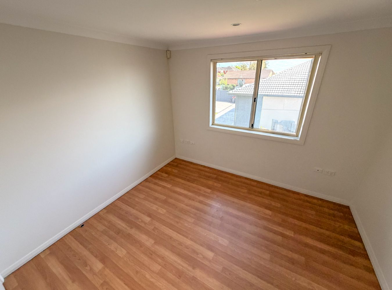 180926 DudleyVilla2_0010_Room 3 Pic 1