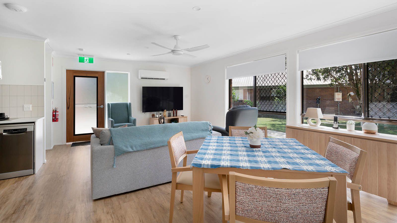 burleigh heads-dax40060P-accommodation-05-l