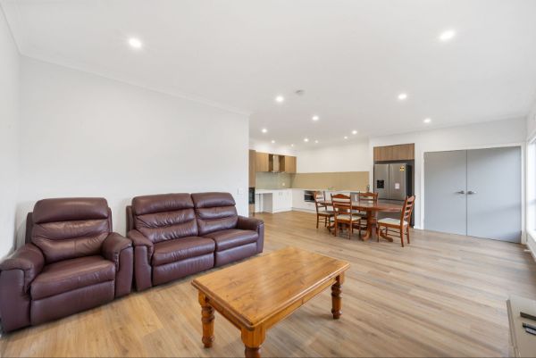 14 Lancashire_Drive,_Werribee_VIC_3030-14_Lancashire_Drive-Bruno_Calfapietra_136_1600_7