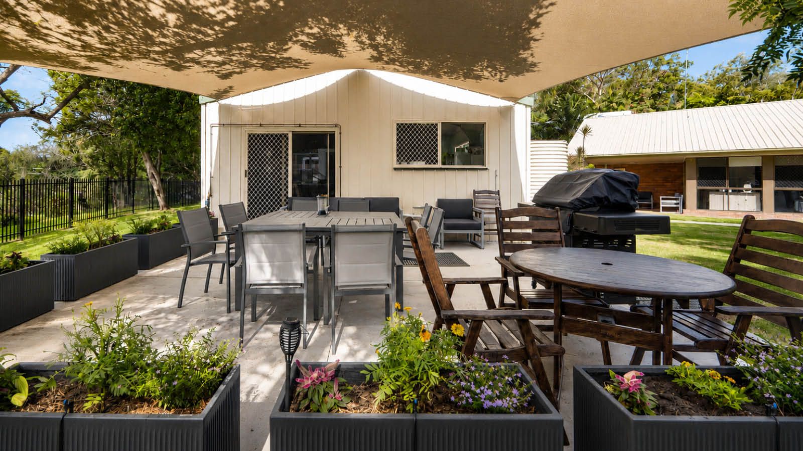 burleigh heads-dax40060P-accommodation-09-l