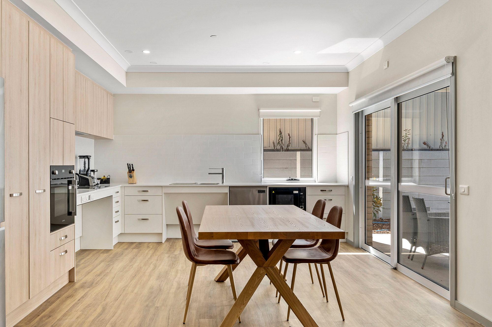 Dining Kitchen Alfresco 1 LR No Logo