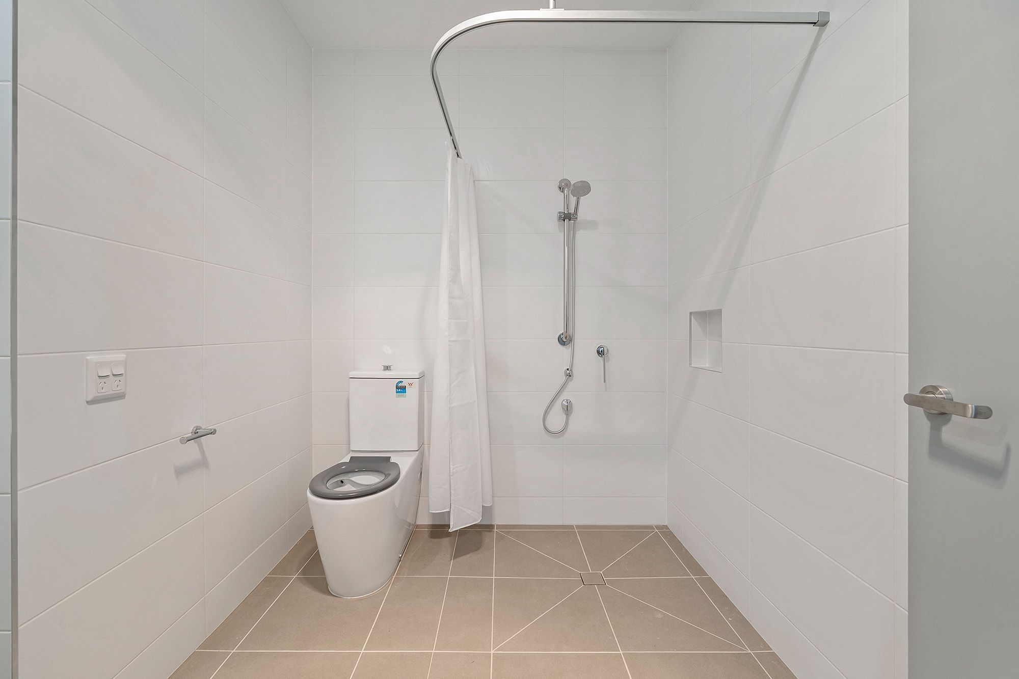 Ensuite 3 LR No Logo