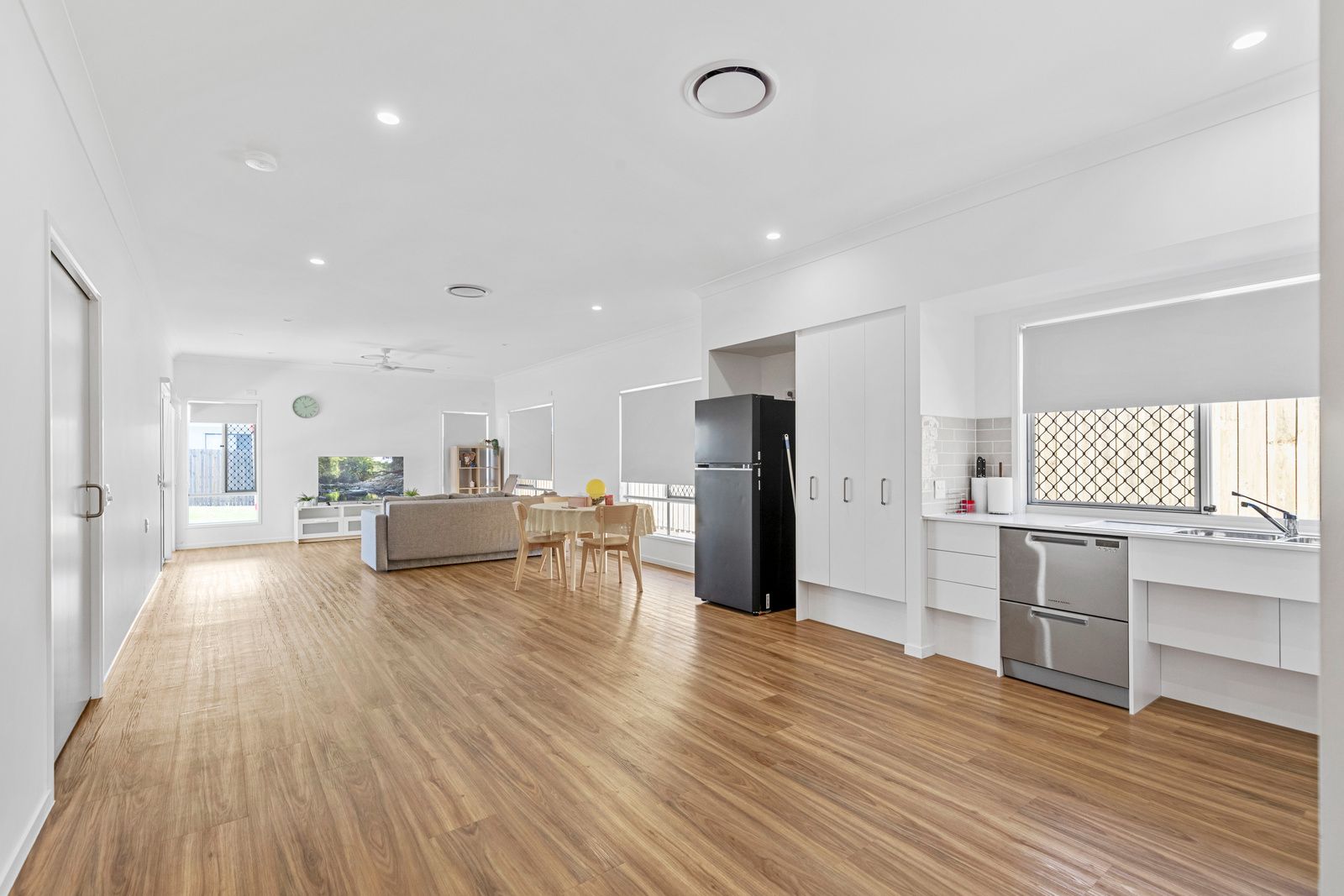 006 Open2view_ID987572-167A_Bray_Road