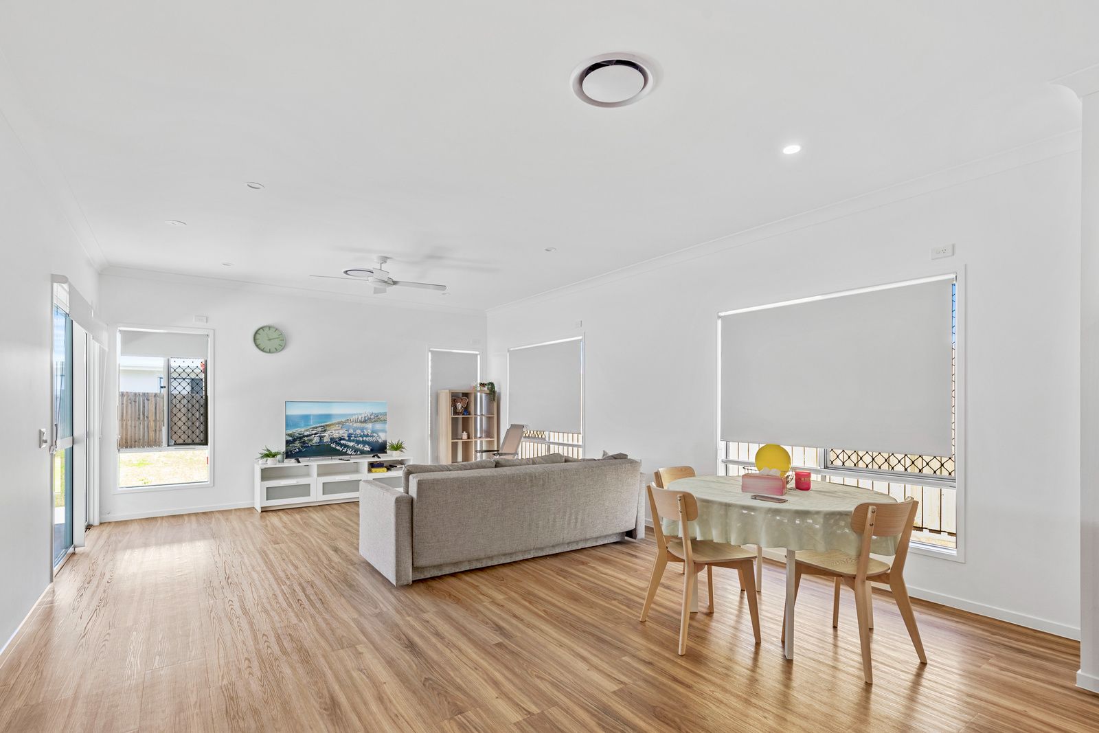 007 Open2view_ID987572-167A_Bray_Road