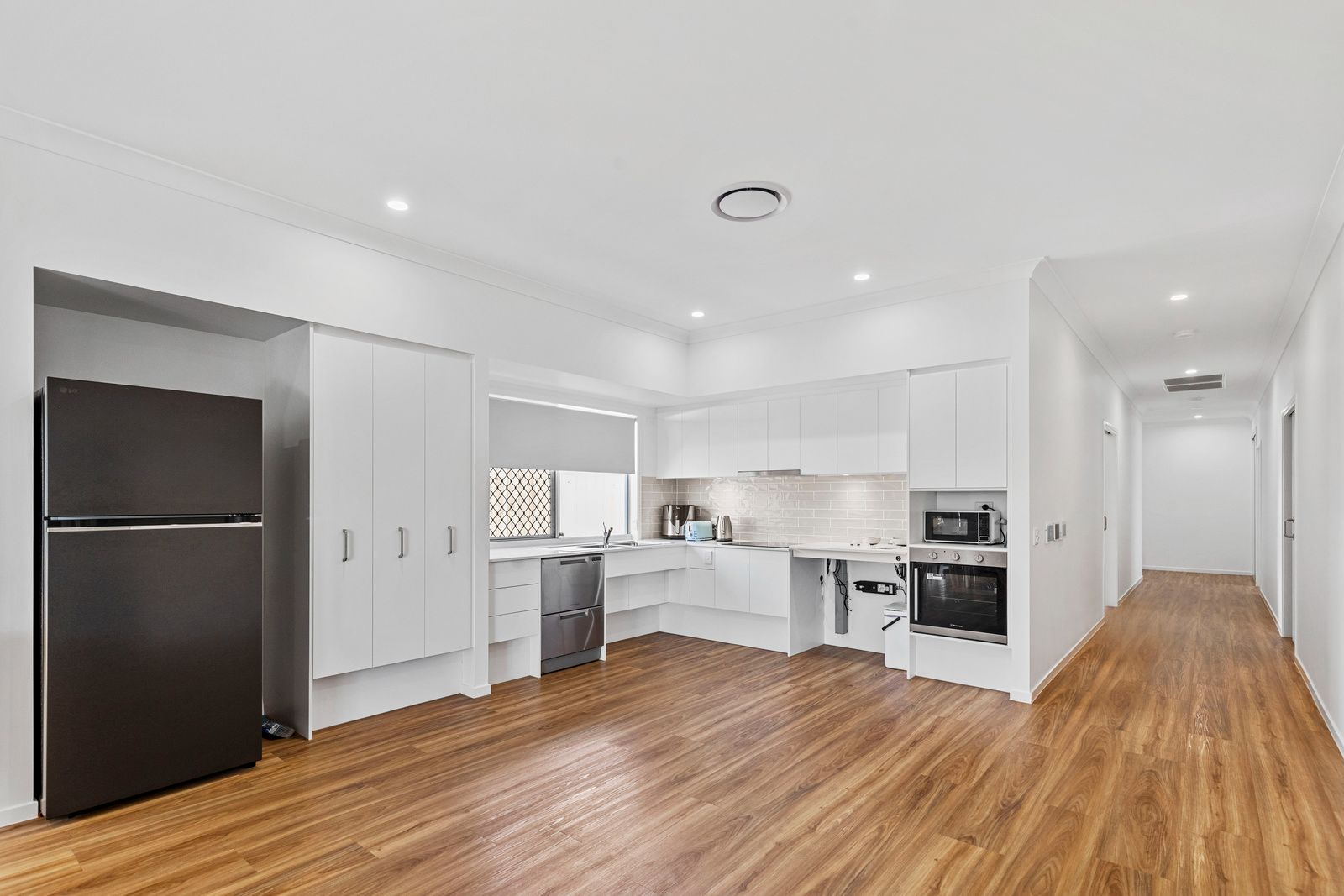 010 Open2view_ID987572-167A_Bray_Road