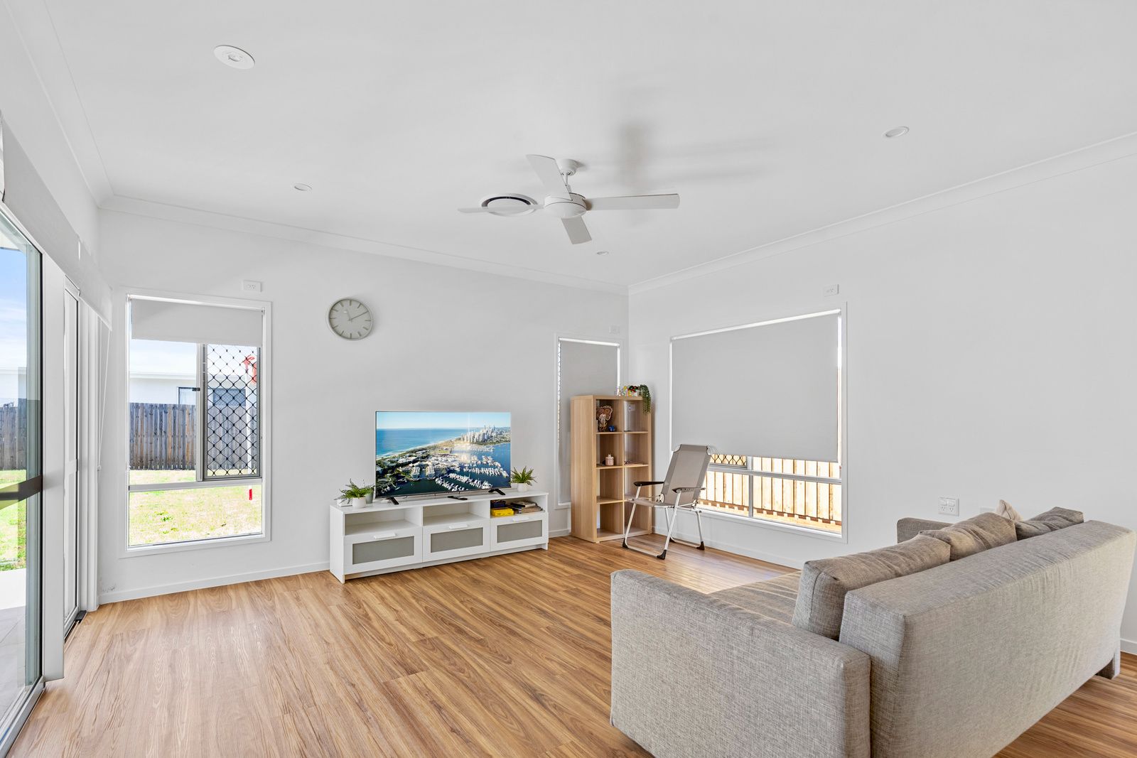 008 Open2view_ID987572-167A_Bray_Road