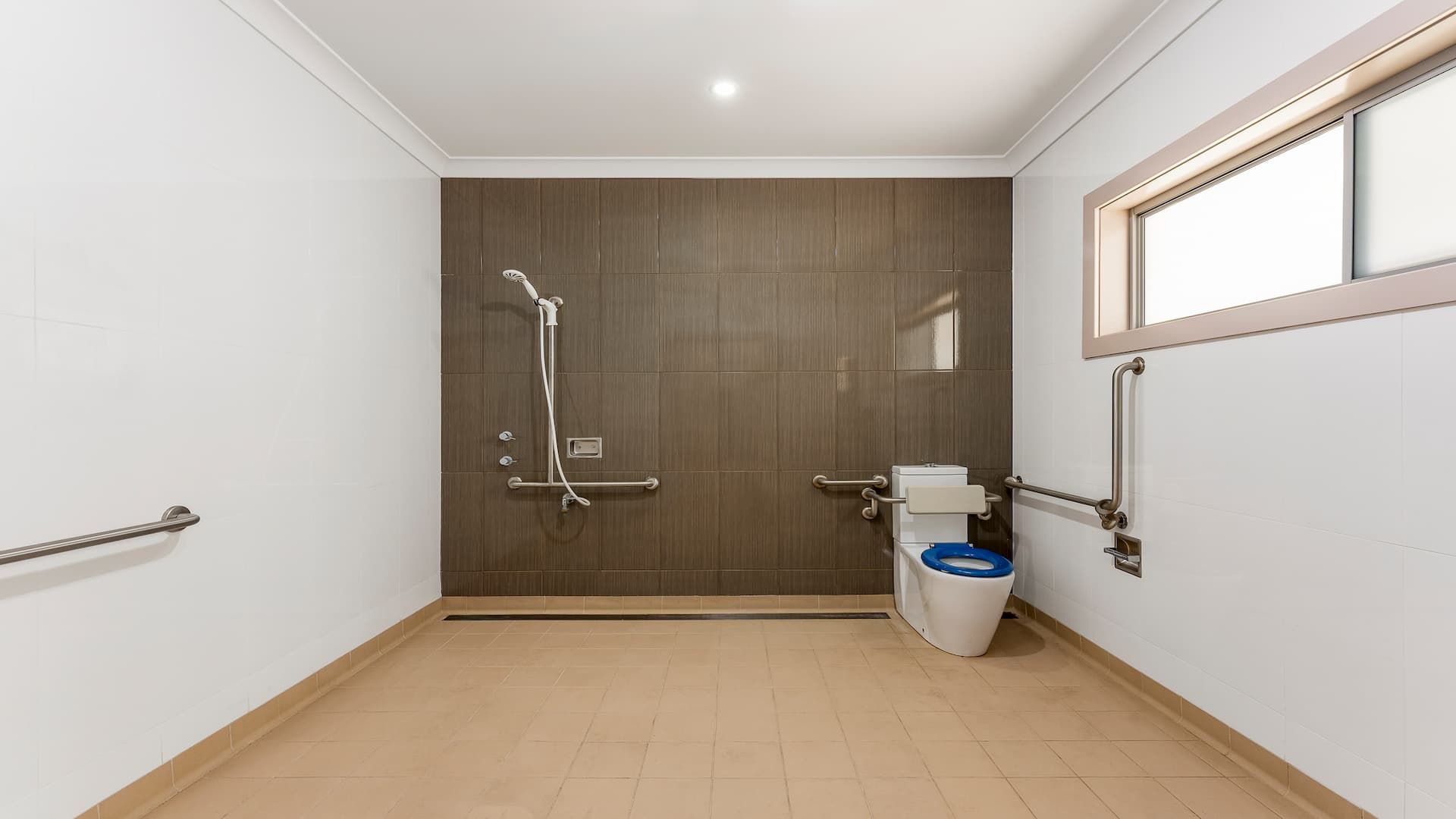 St Marys villa bathroom