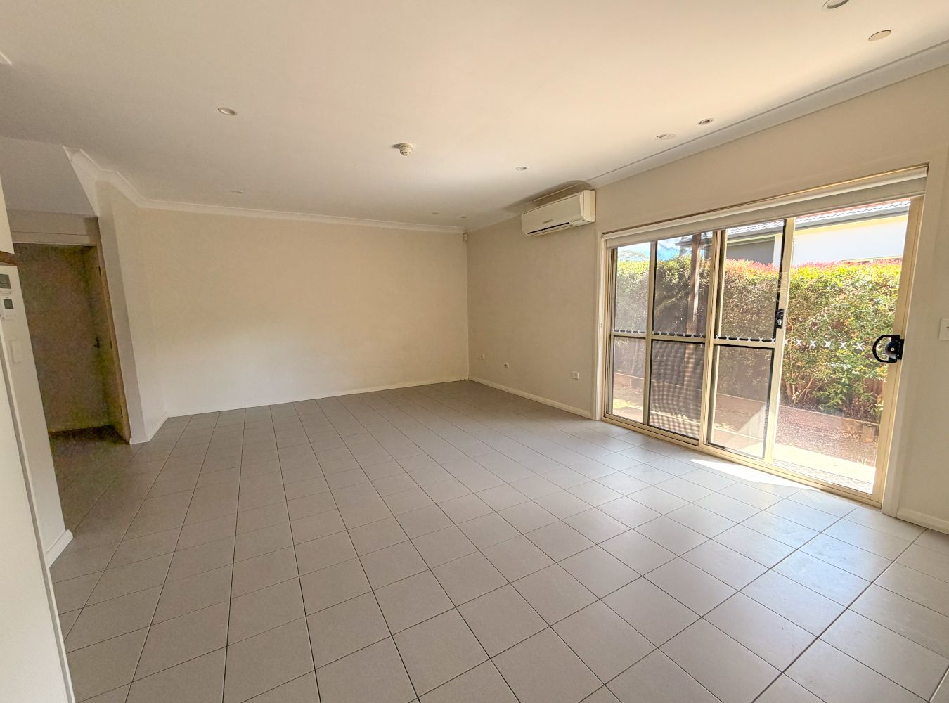 180926 DudleyVilla2_0002_LivingRoom