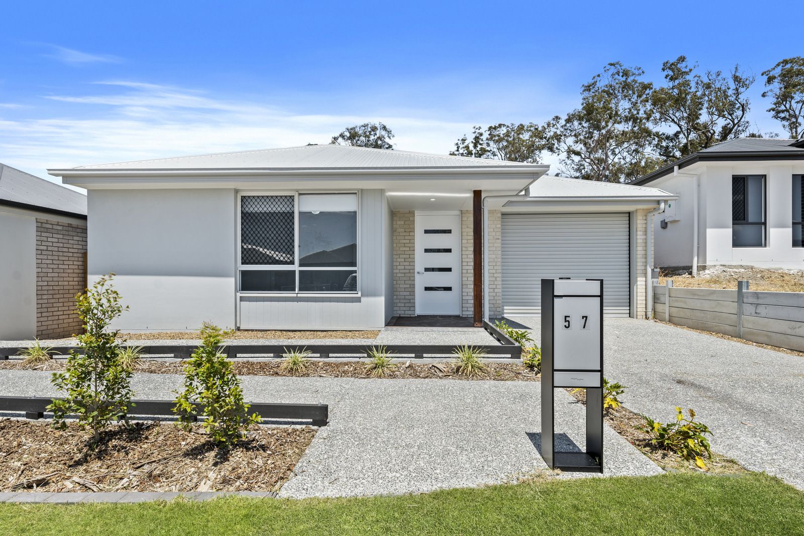 018 Open2view_ID839957-57_Dysart_Drive