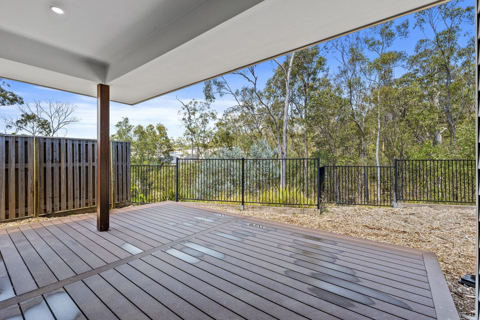 013 Open2view_ID839957-57_Dysart_Drive