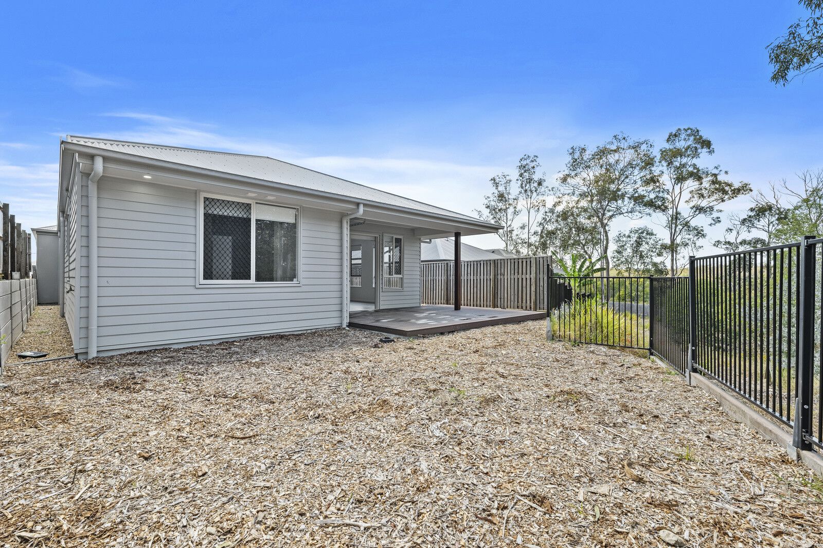 015 Open2view_ID839957-57_Dysart_Drive