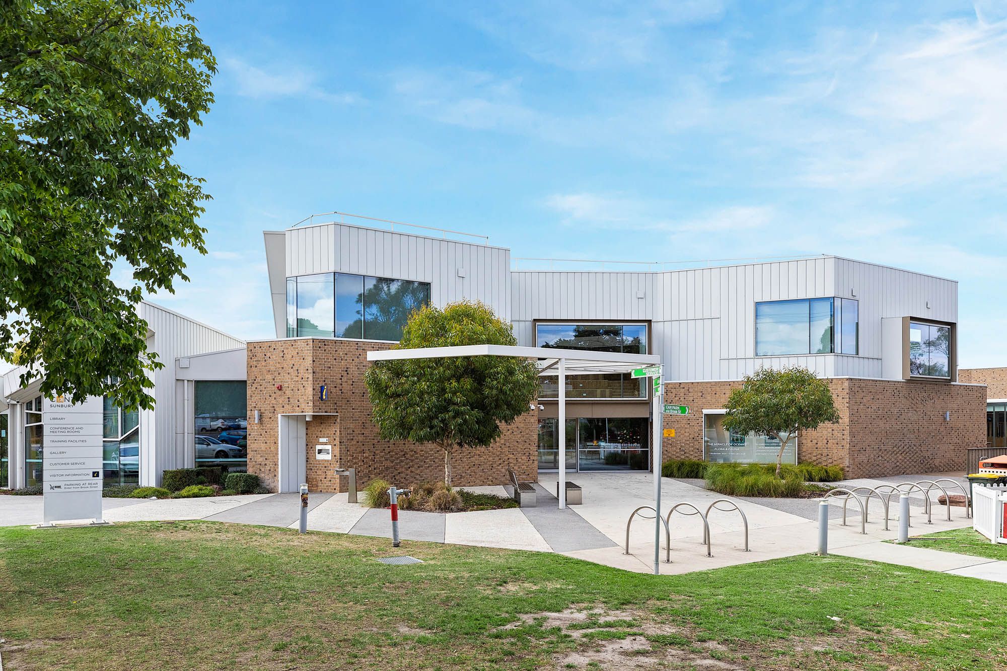 Sunbury   Library LR No Logo