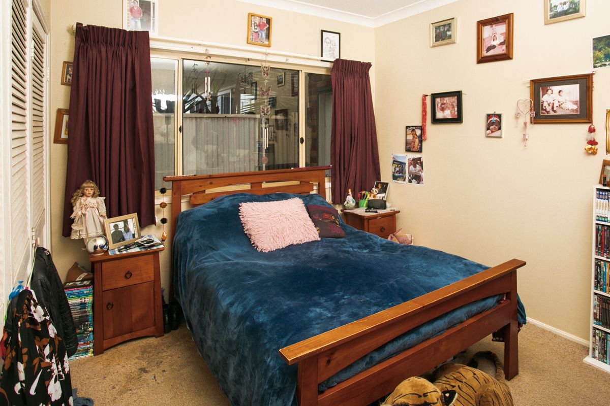 SIL030 LR__Broadmeadow_Unit 3 Bedroom 1-1