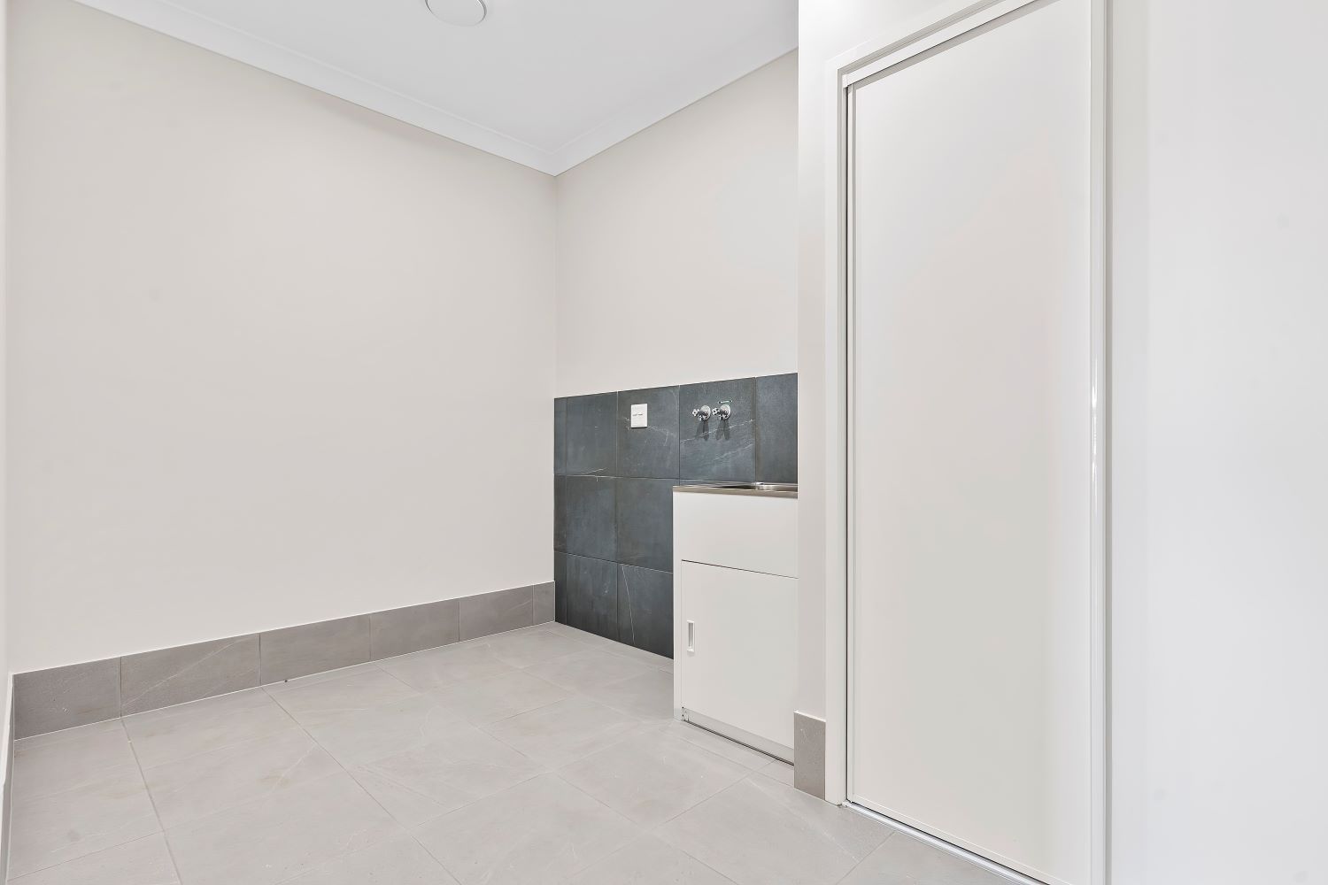 012 Open2view_ID924474-8_Frangipani_Crescent