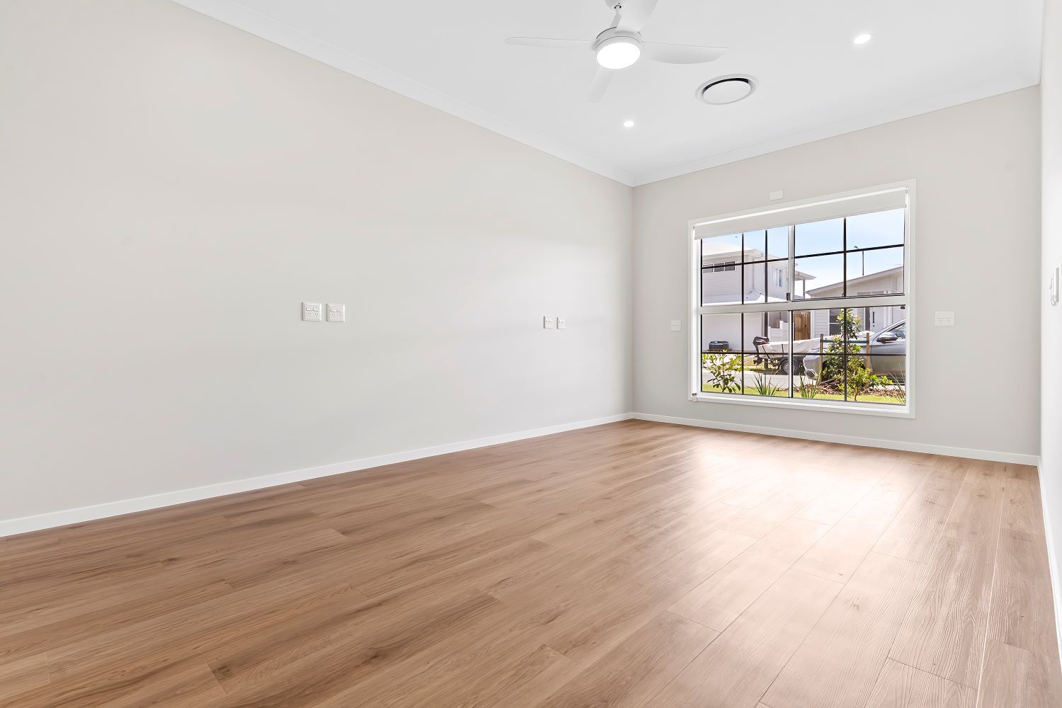 009 Open2view_ID924474-8_Frangipani_Crescent