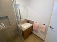 Cranbourne East6