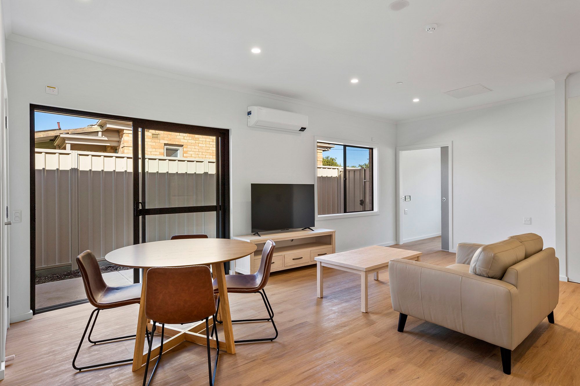 Shipton   Dwelling 2 Living Dining Alfresco LR No Logo