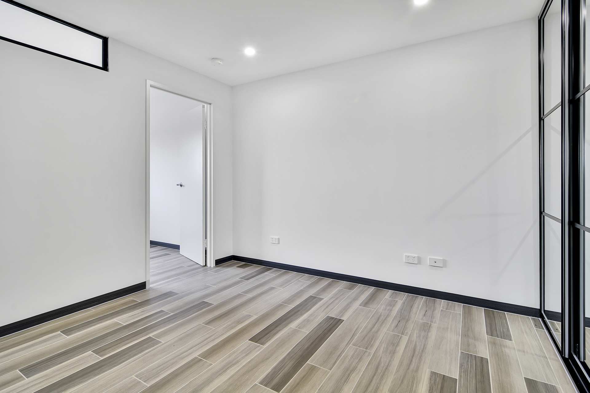 AZRE 44KIBO-200121-12131530aweb