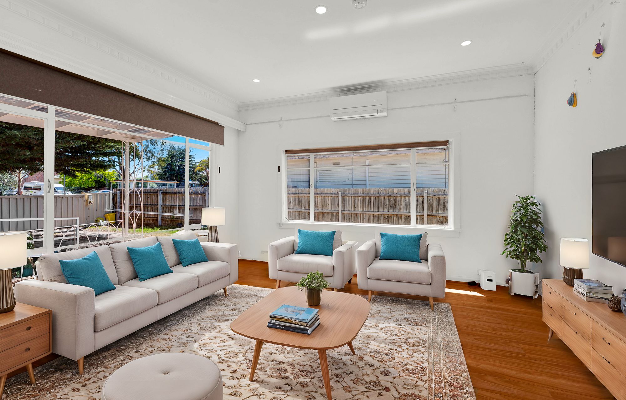 1145270 - Living Room - Standard - 2
