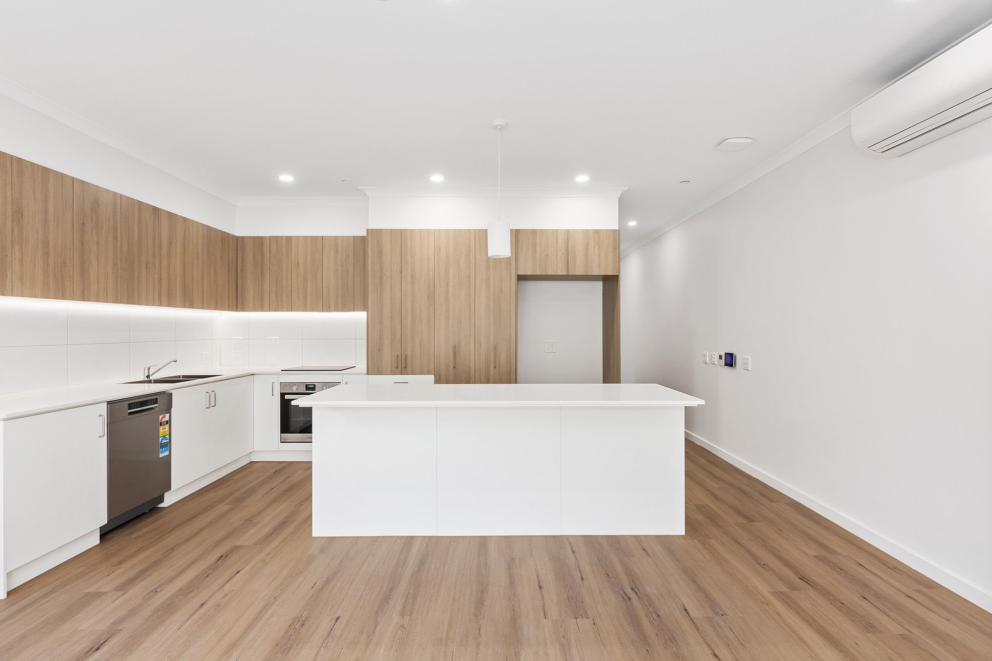 Cedar   Kitchen 1 LR No Logo