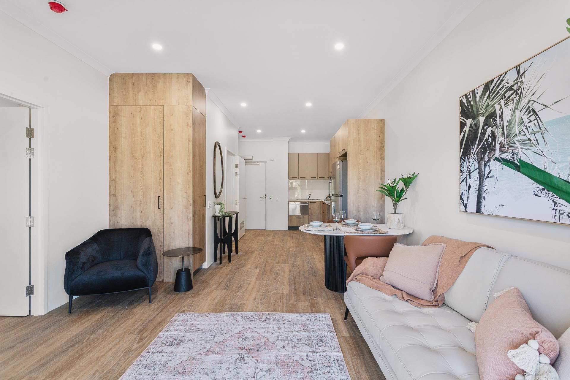 Shoreline Display Unit  1)