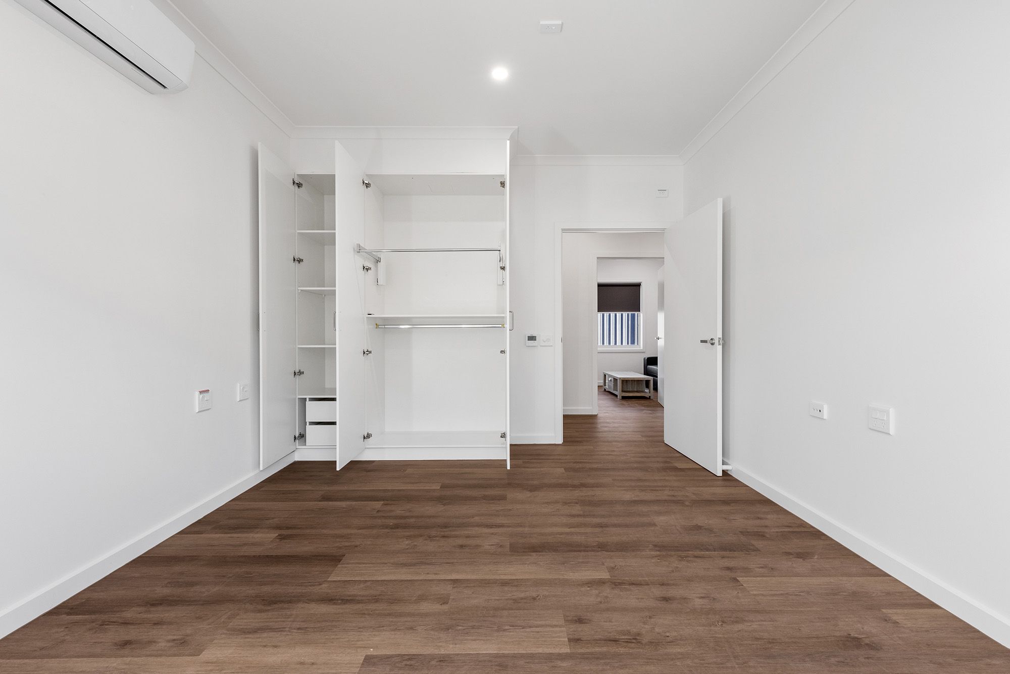 Peppercress   Bedroom 8 LR No Logo