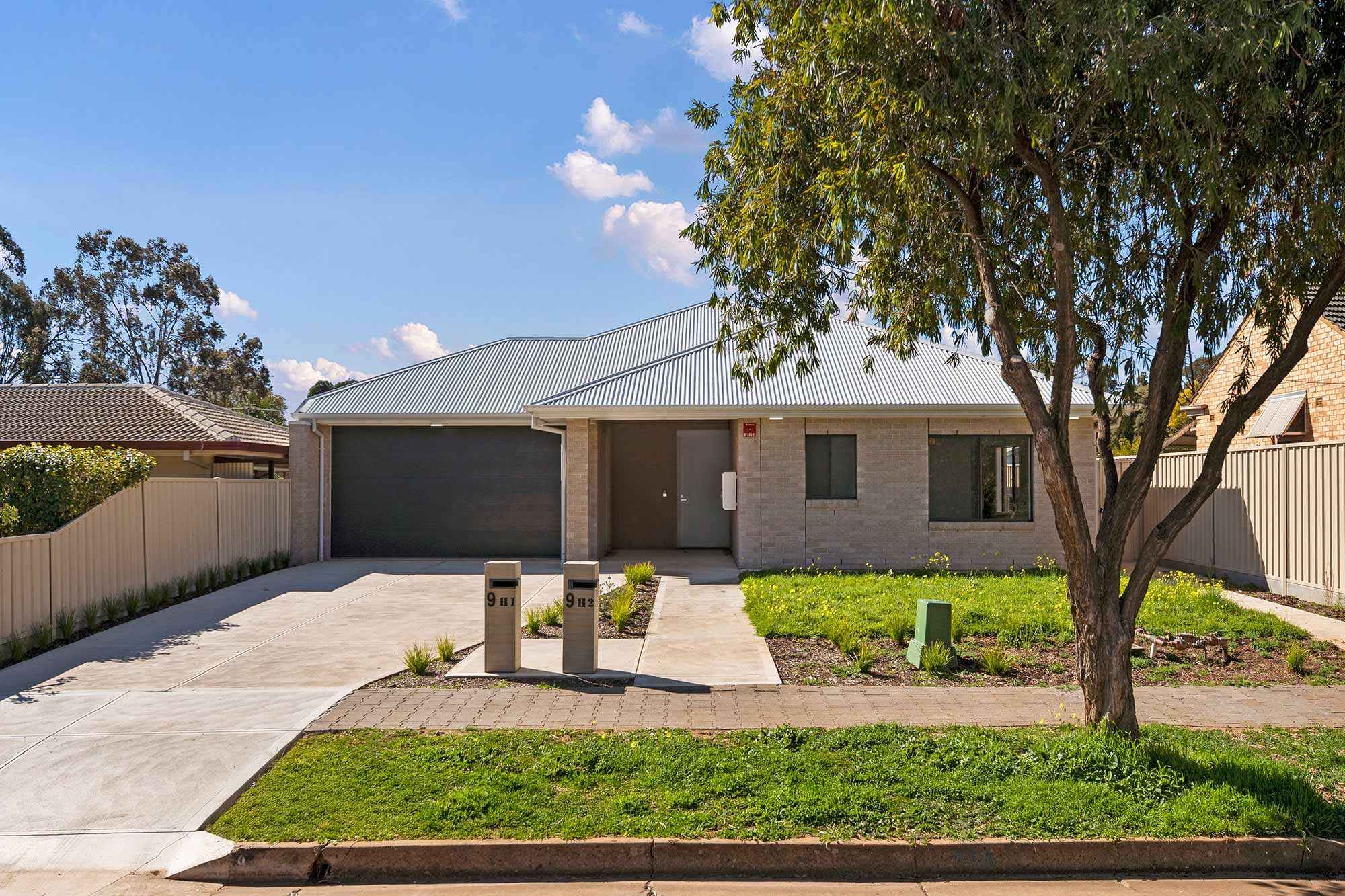 Shipton   Facade 2 LR No Logo - DO NOT USE