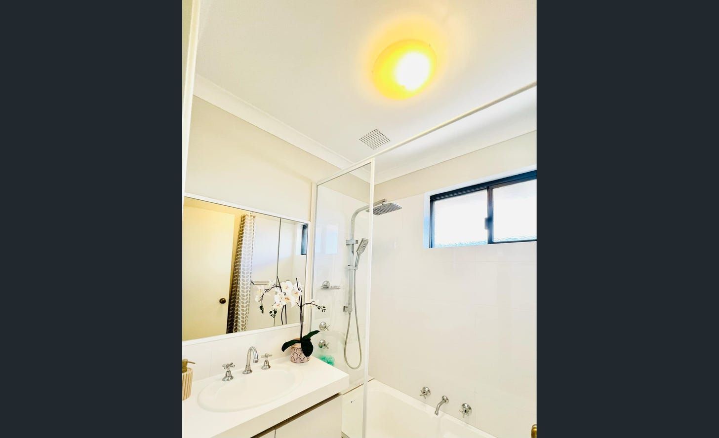 Ellenbrook main bathroom