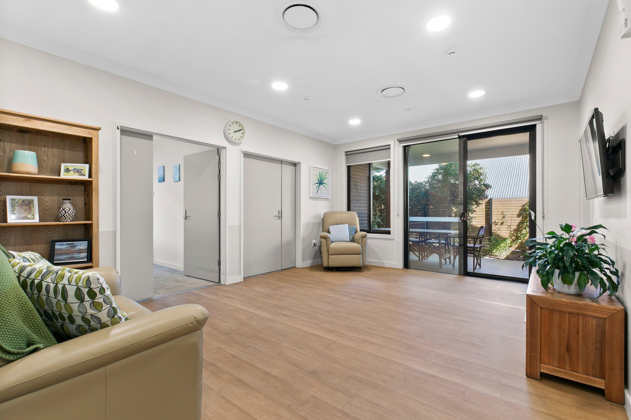 3 web-or-mls-64-arnold-ave