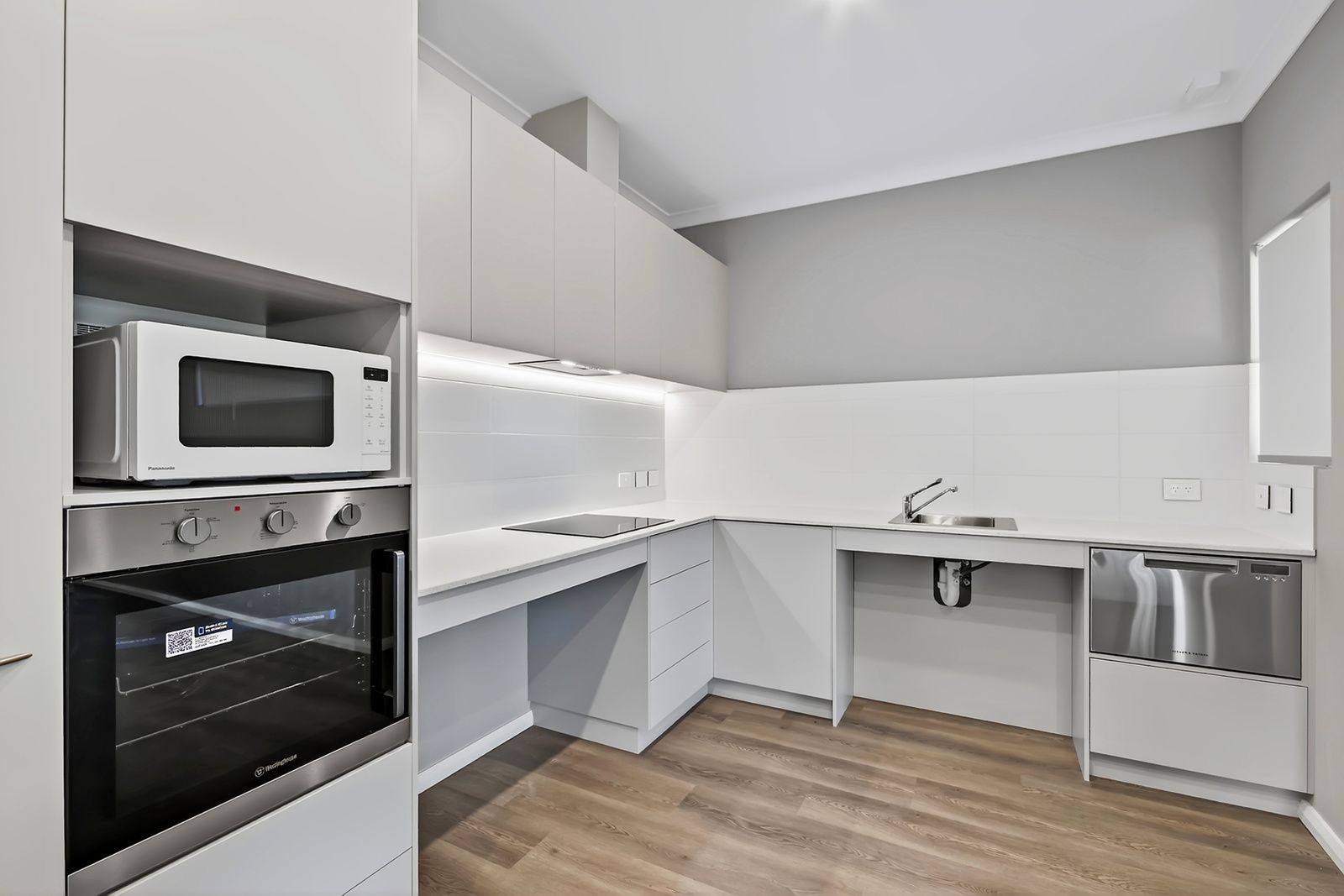 006 Open2view_ID979625-13_Overbeck_Street__Ashby