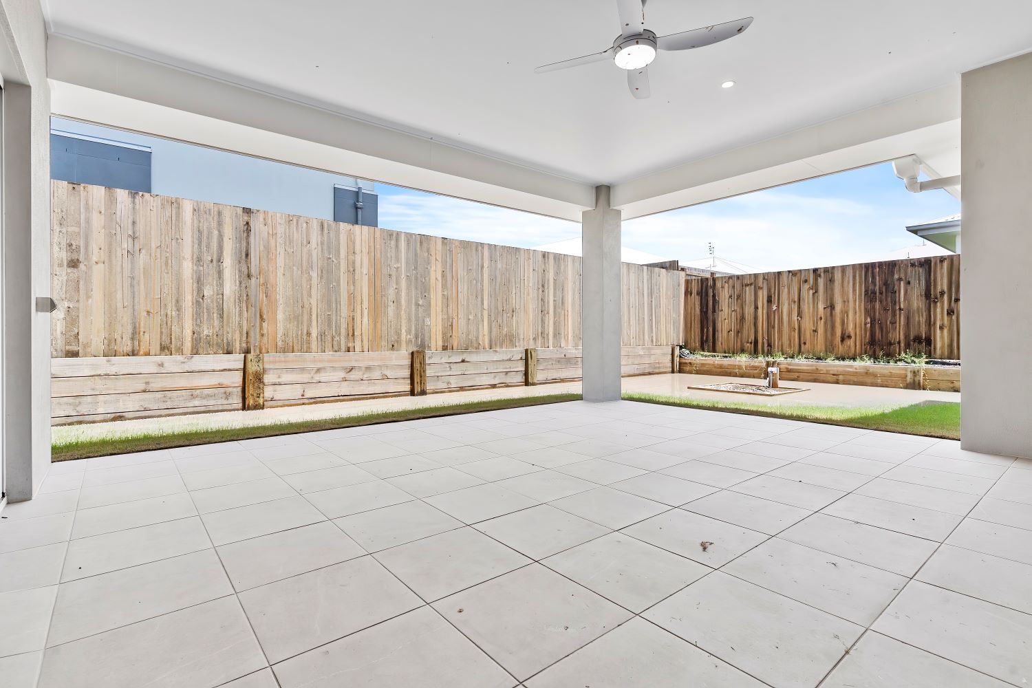 004 Open2view_ID924474-8_Frangipani_Crescent