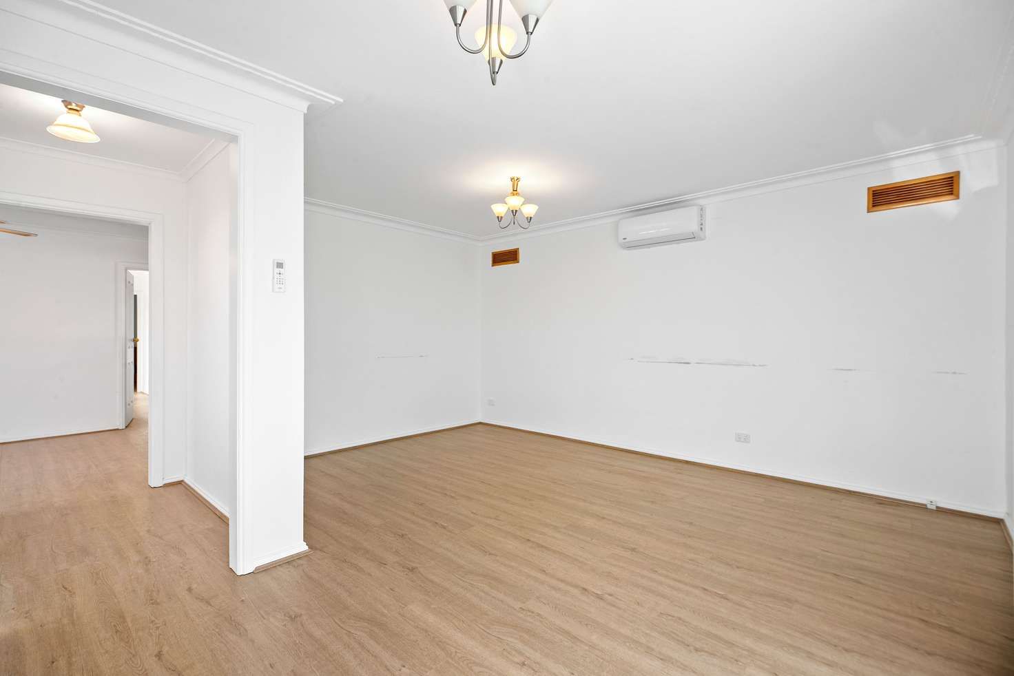 l RayWhite-10104429-3