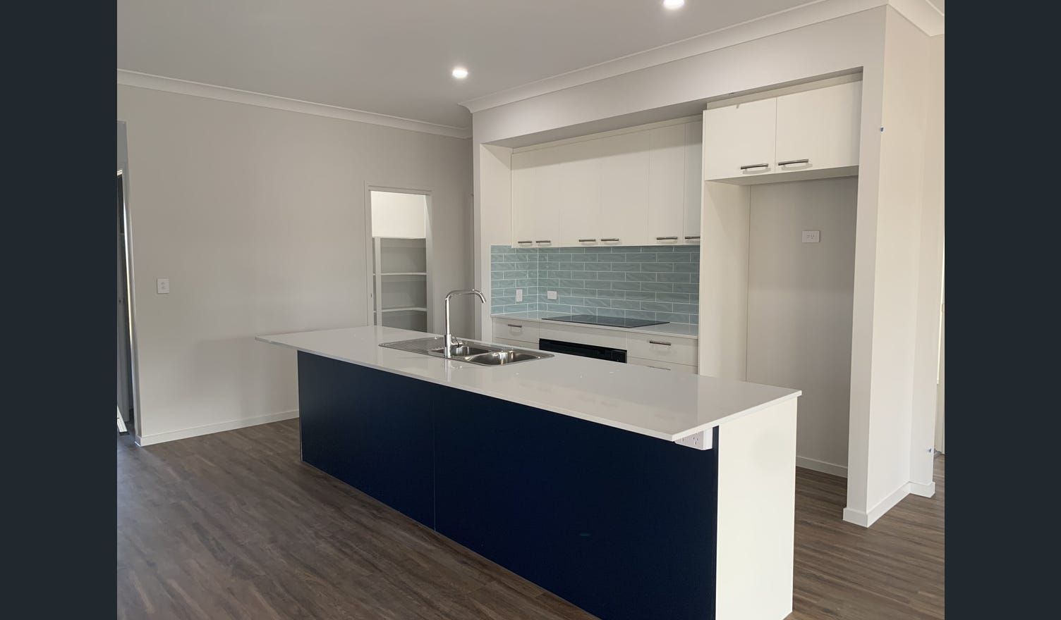 43 Woodfull kitchen 2