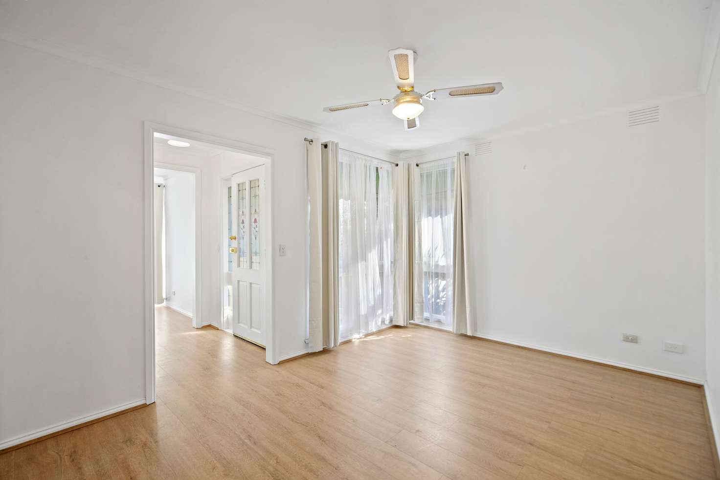 l RayWhite-10104429-4
