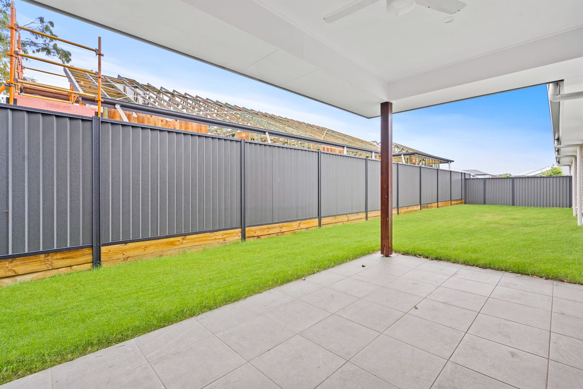 PROFESSIONAL PHOTO   LOW RES 2