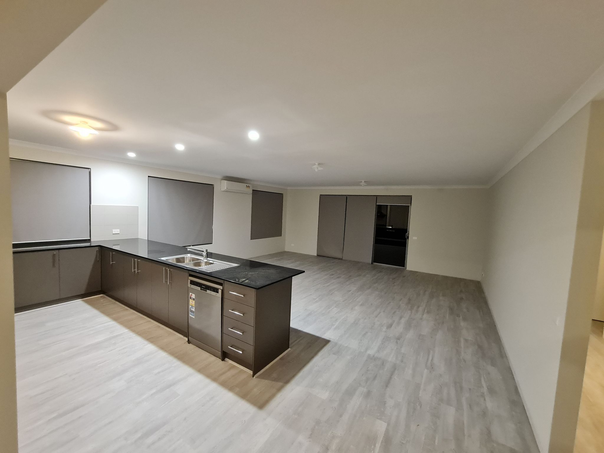 91ac612c 3fa1-463e-9991-24733250fb78-lg-Living