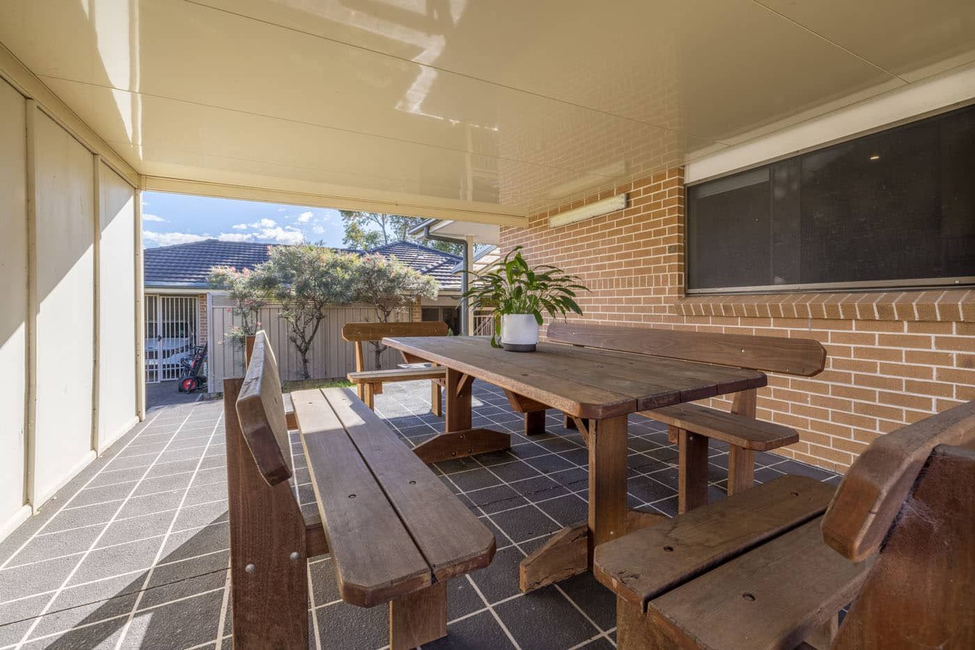 Ryde 0355-outdoor-seating-option