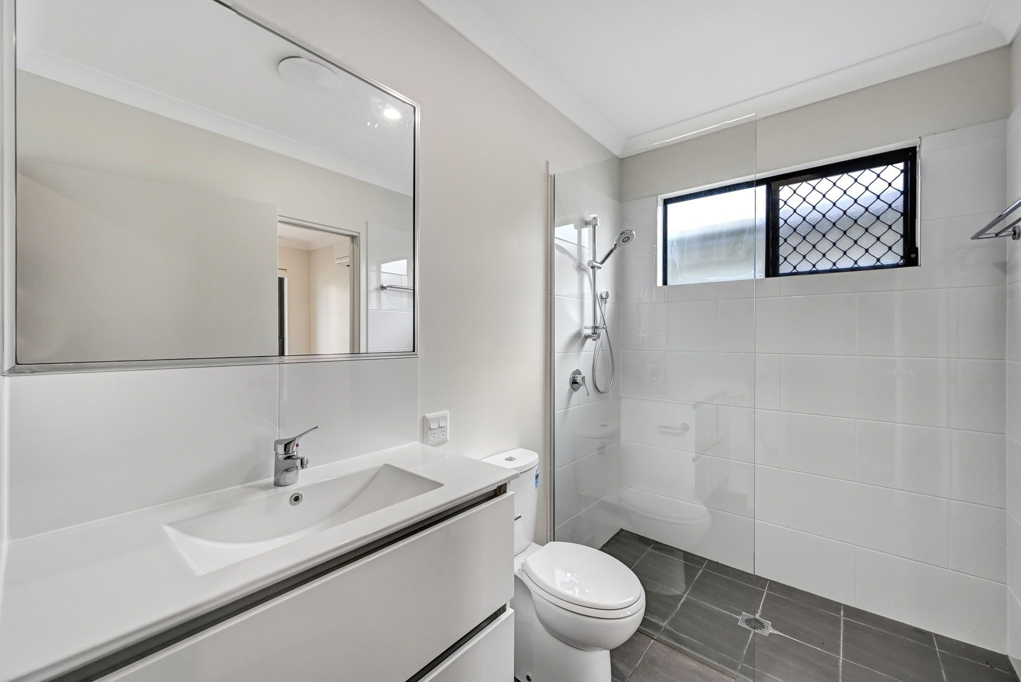 13   Parsonia Dve 16 - Bathroom