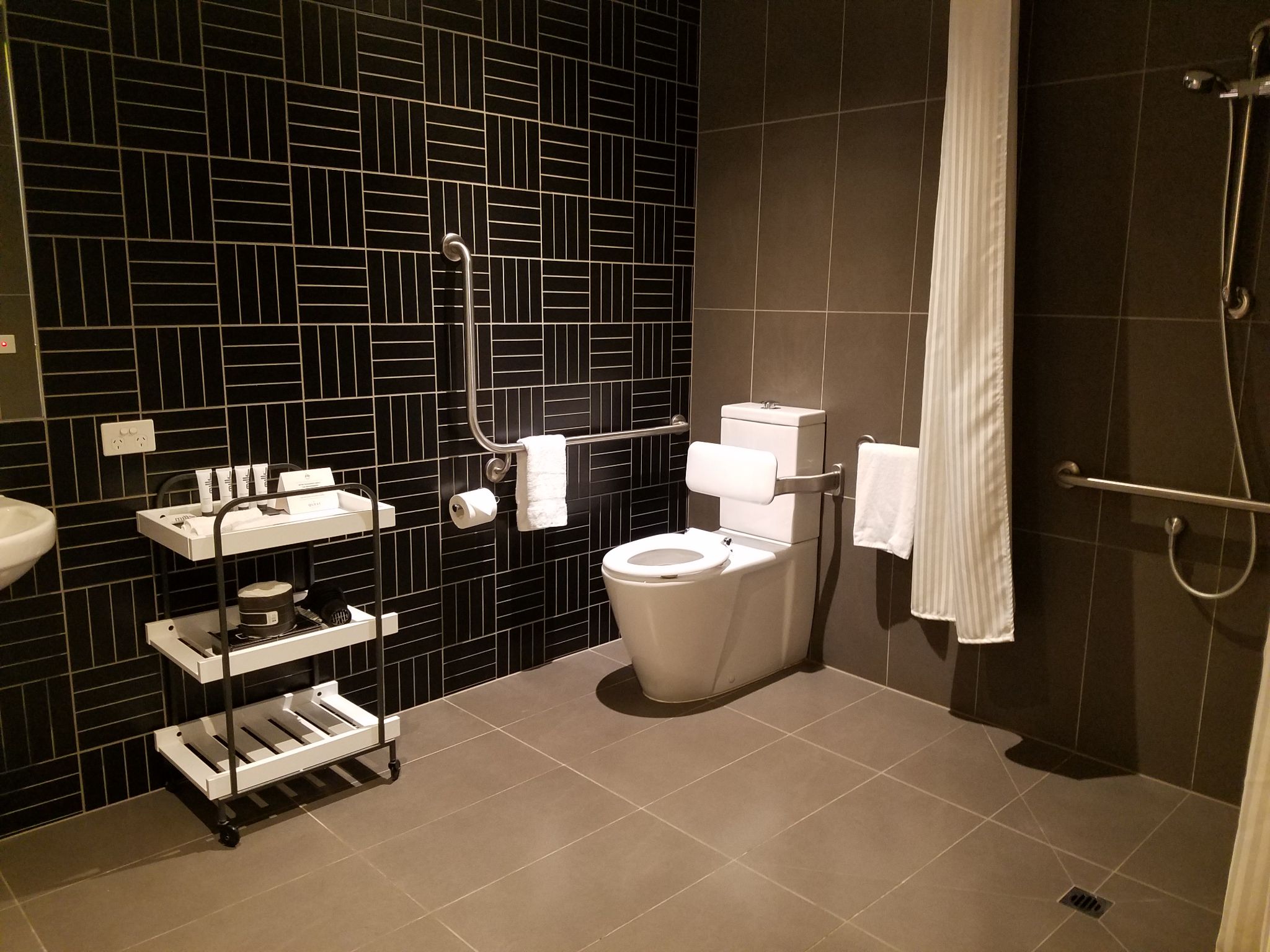 Accessible Two Bedroom Apartment   1 Bedroom Acces Toilet
