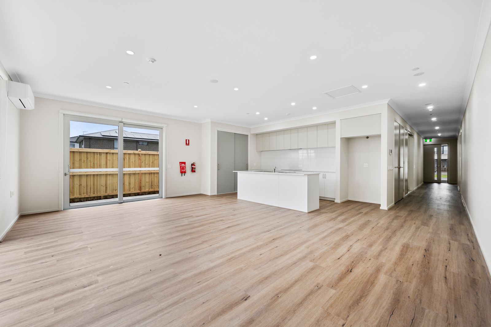 010 Open2view_ID900848-100 Fenway Blvd