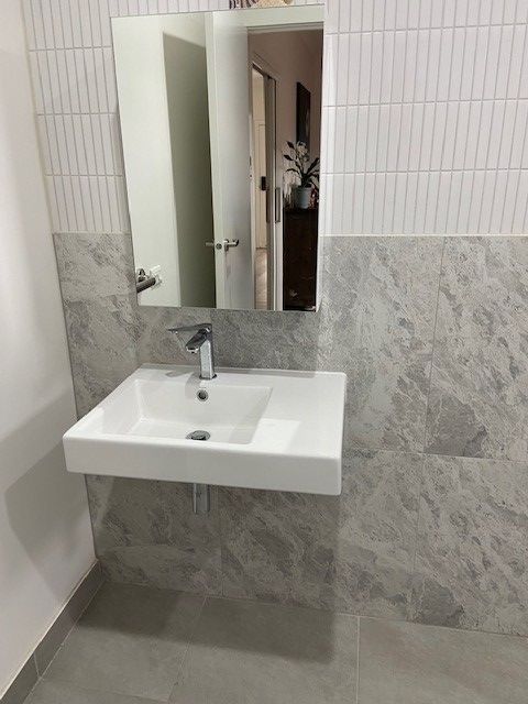 Participant bathroom 4