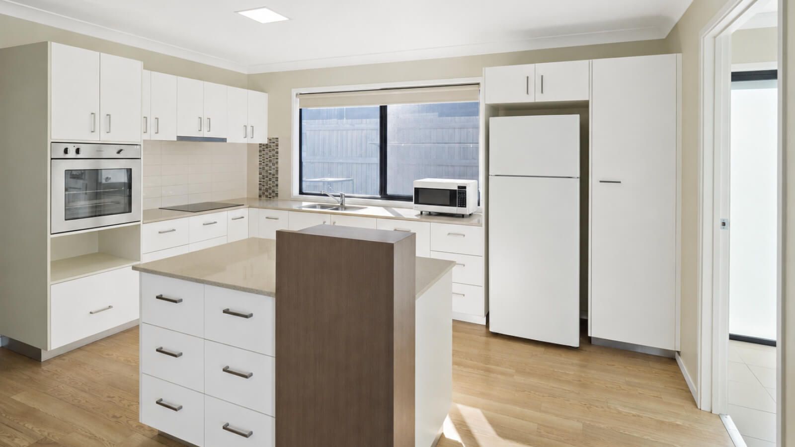 redbank dax40067P-accommodation-l_02