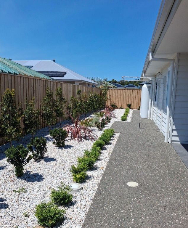 3eacc62a 8bae-485b-bd02-be34f782fb43-lg-back3