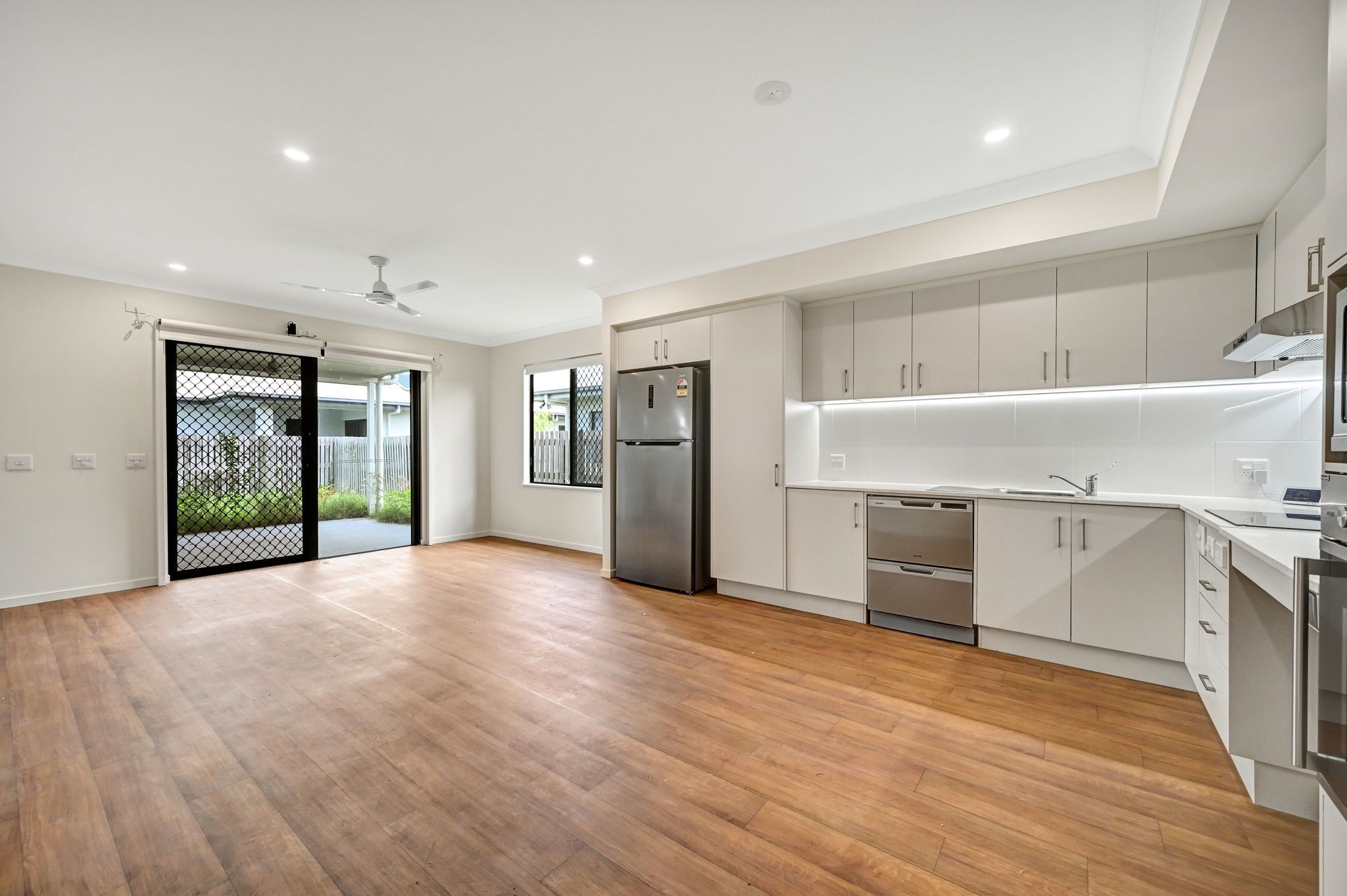 15   Parsonia Dve 16 - Kitchen to Patio