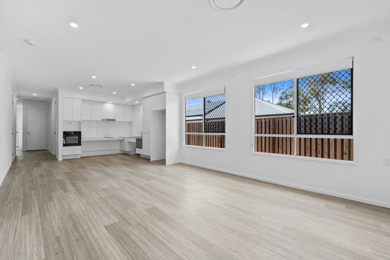 011 Open2view_ID839957-57_Dysart_Drive