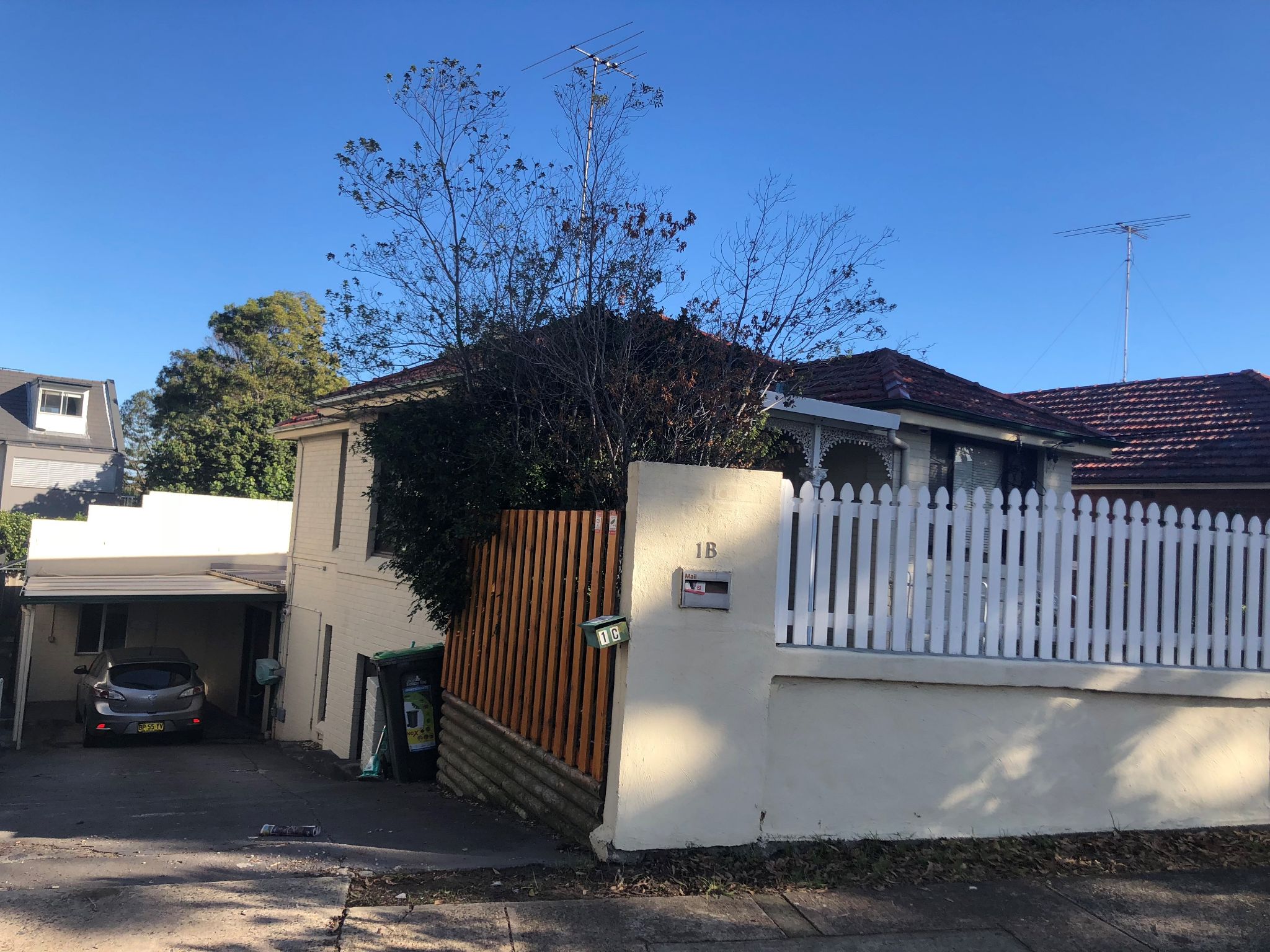 Street Frontage Hillsdale